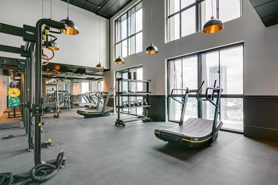 לונדון Urban Rest Canary Wharf Apartments מראה חיצוני תמונה